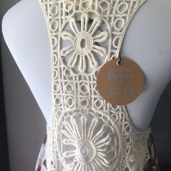 Urban Behaviour boho floral tank - Picture 4 of 6